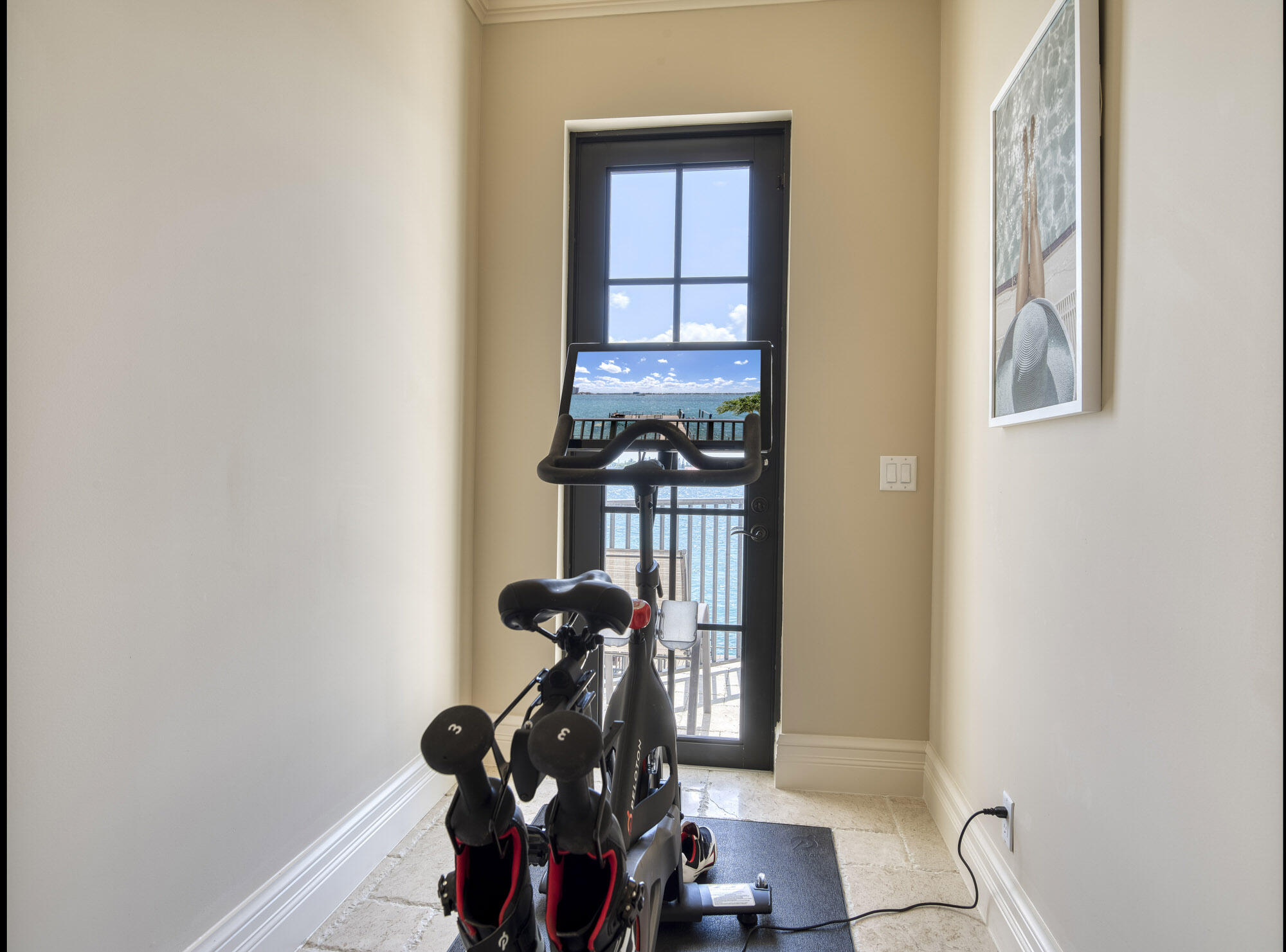 Yacht Harbor Manor - Residential