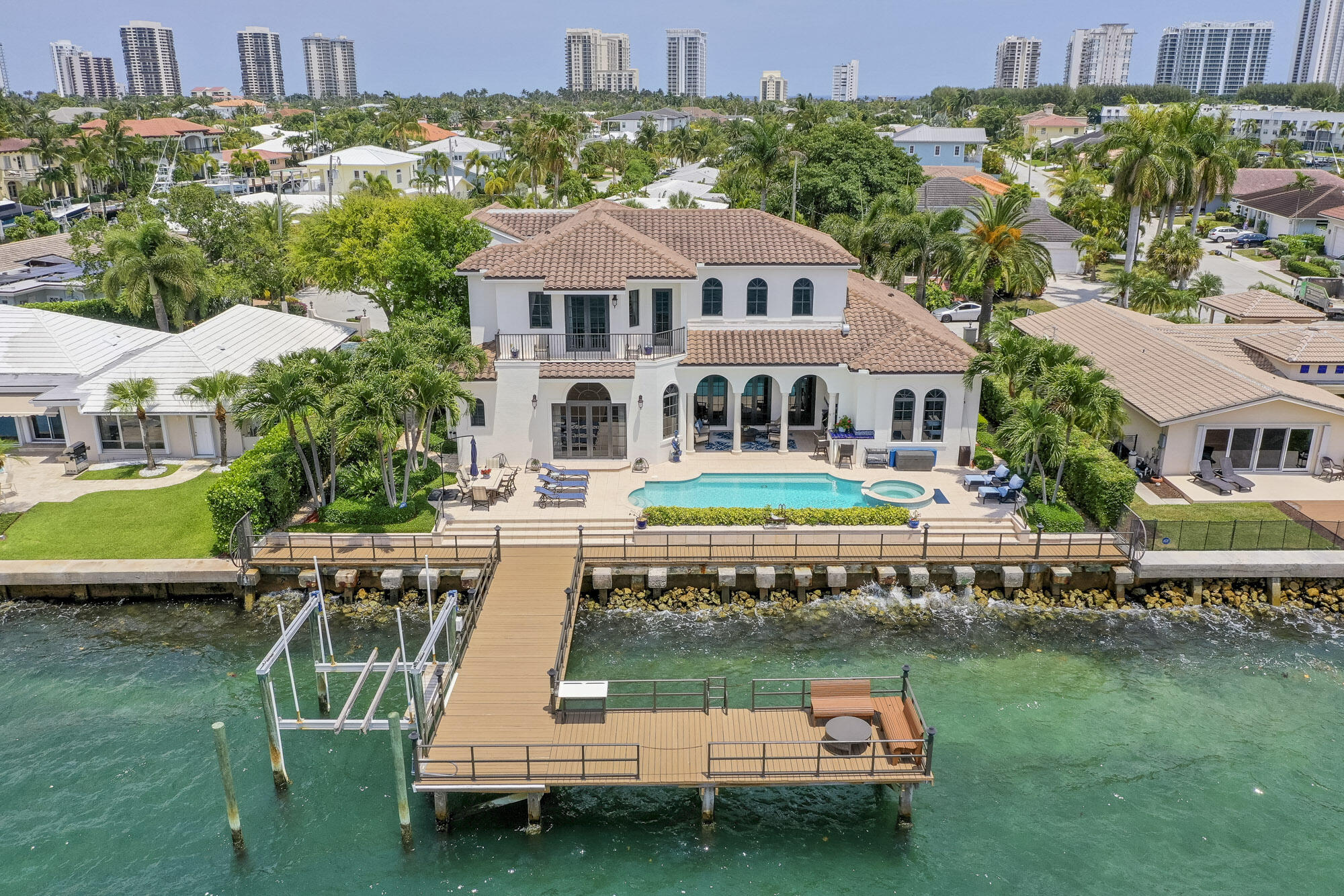 Yacht Harbor Manor - Residential