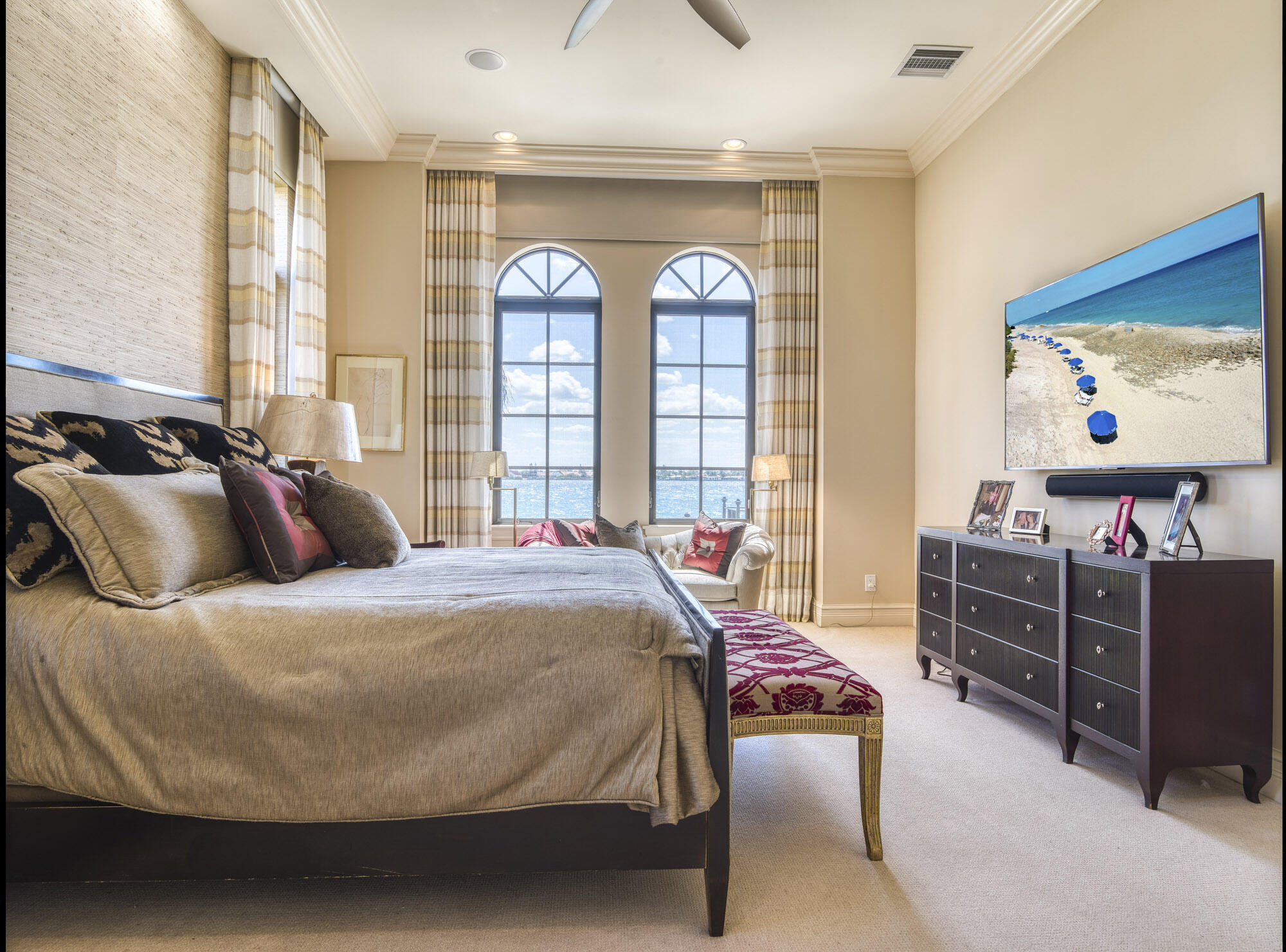 Yacht Harbor Manor - Residential