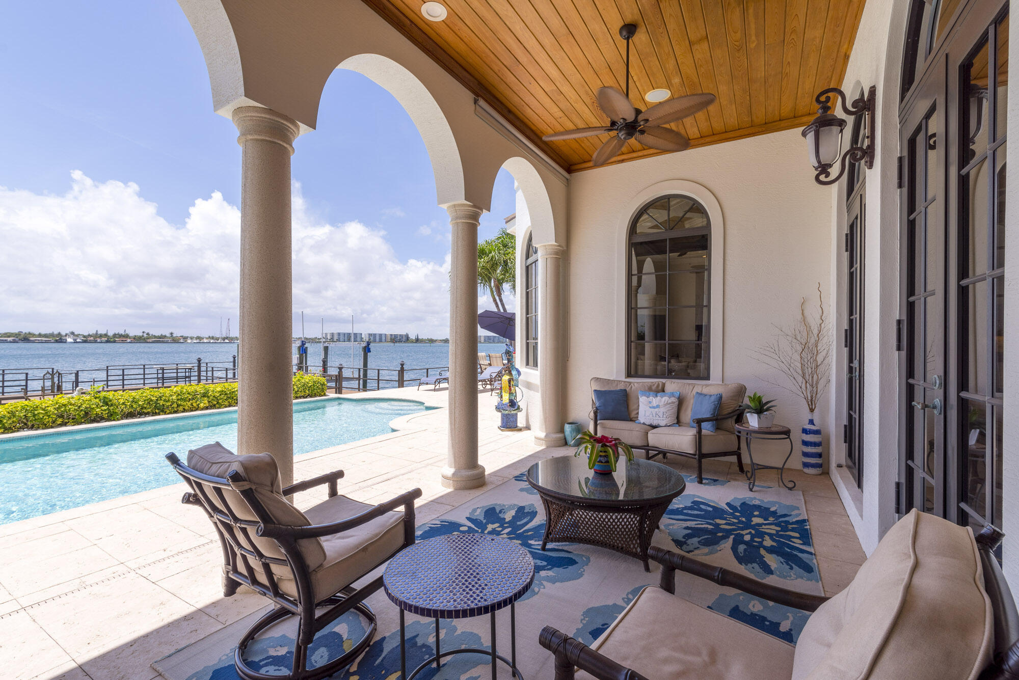 Yacht Harbor Manor - Residential