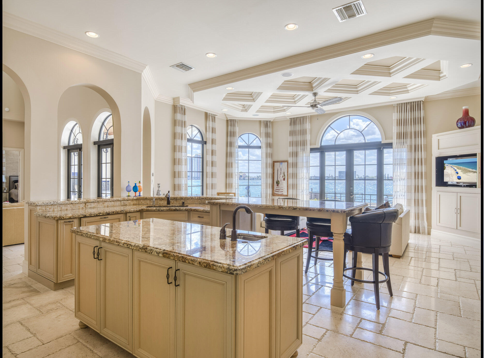 Yacht Harbor Manor - Residential