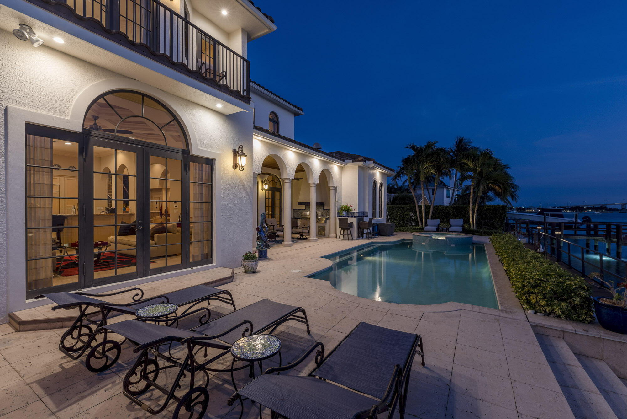 Yacht Harbor Manor - Residential