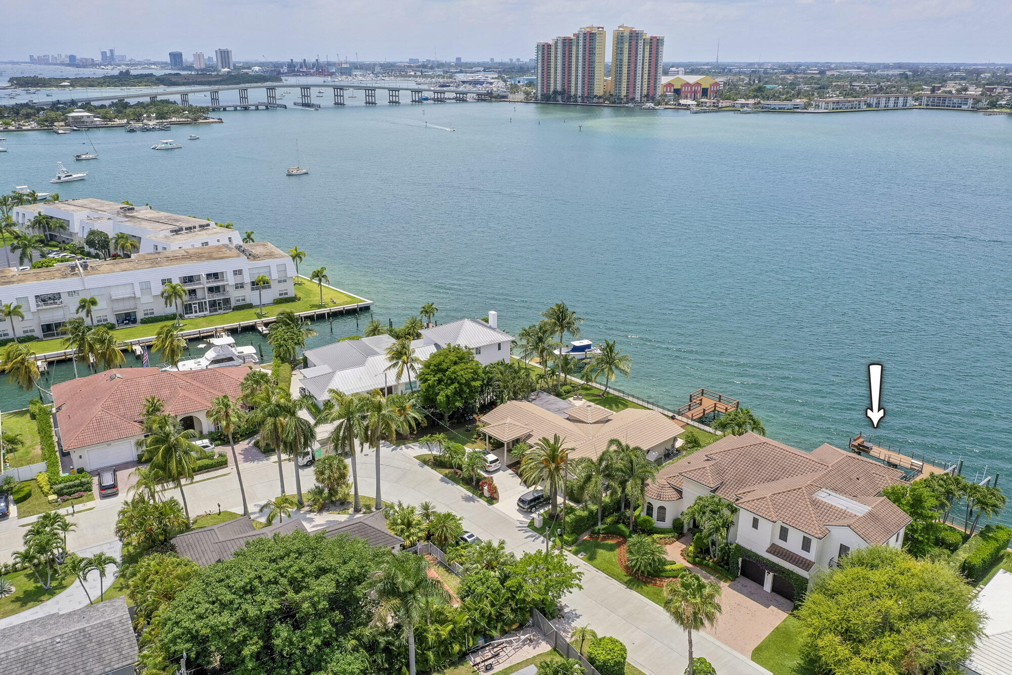 Yacht Harbor Manor - Residential