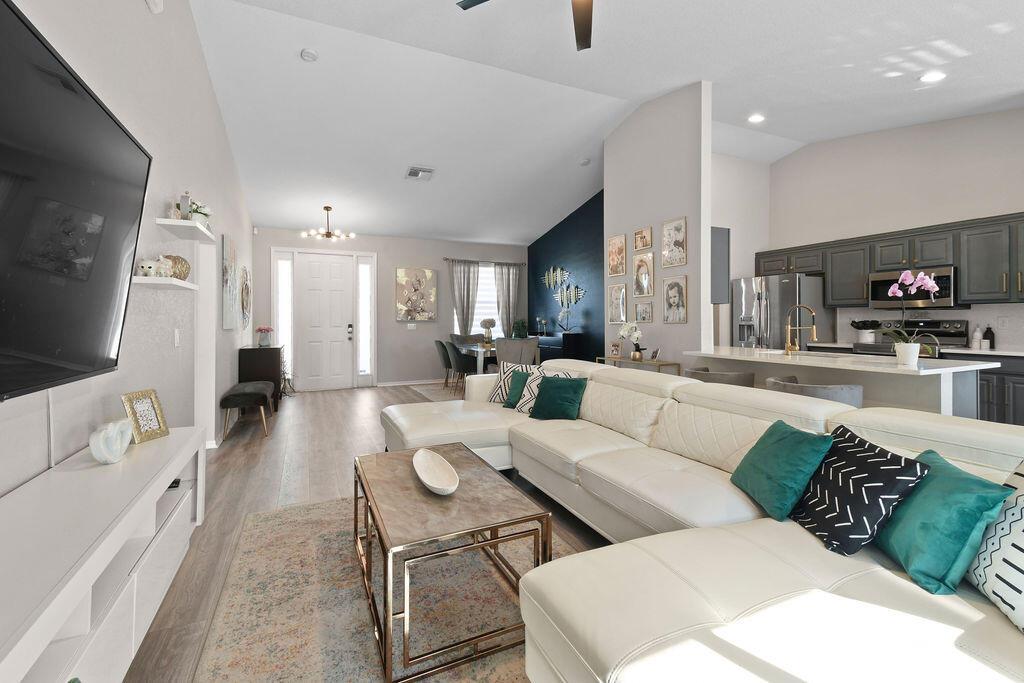 PORT ST LUCIE-SECTION 04 - Residential