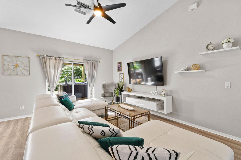 PORT ST LUCIE-SECTION 04 - Residential