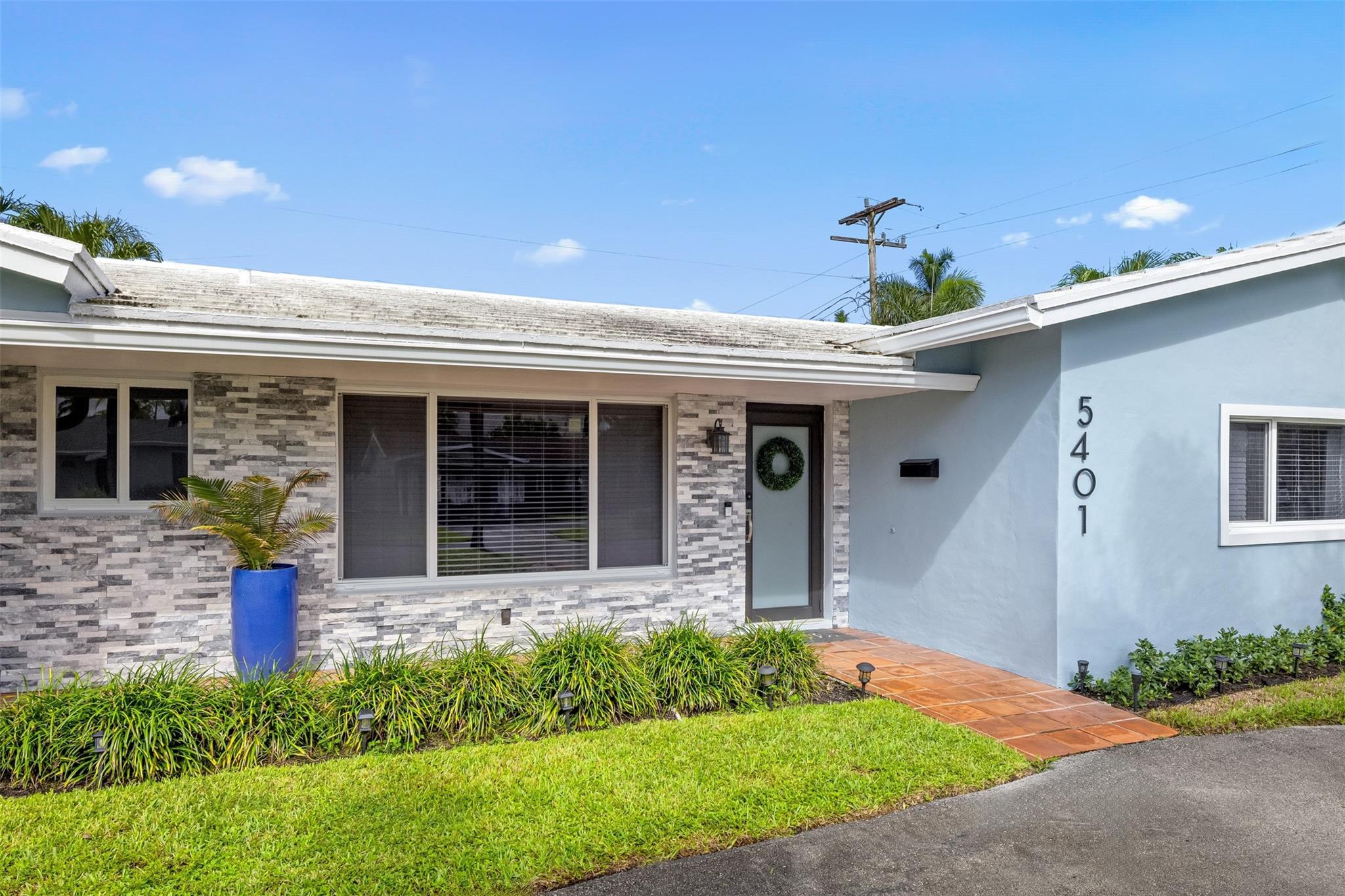 View photos, virtual tours, details... 5401 NE 17th Ter