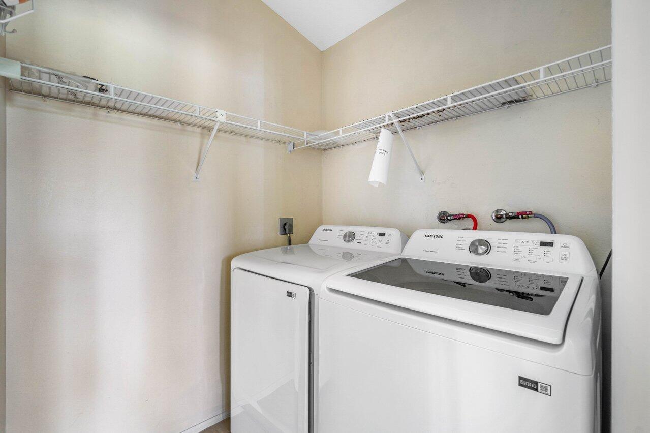 FAIRWAY COVE OF WELLINGTON - Residential Lease