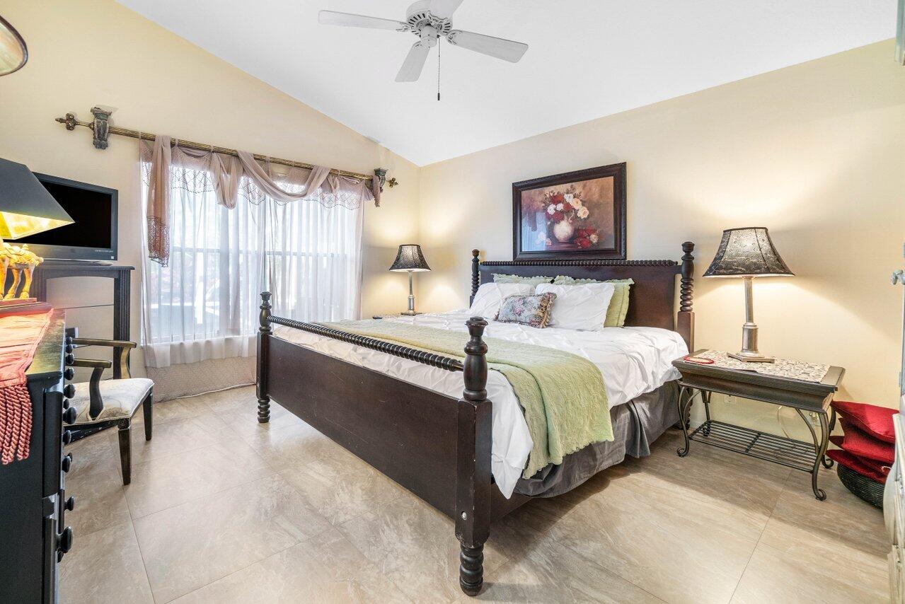 FAIRWAY COVE OF WELLINGTON - Residential Lease