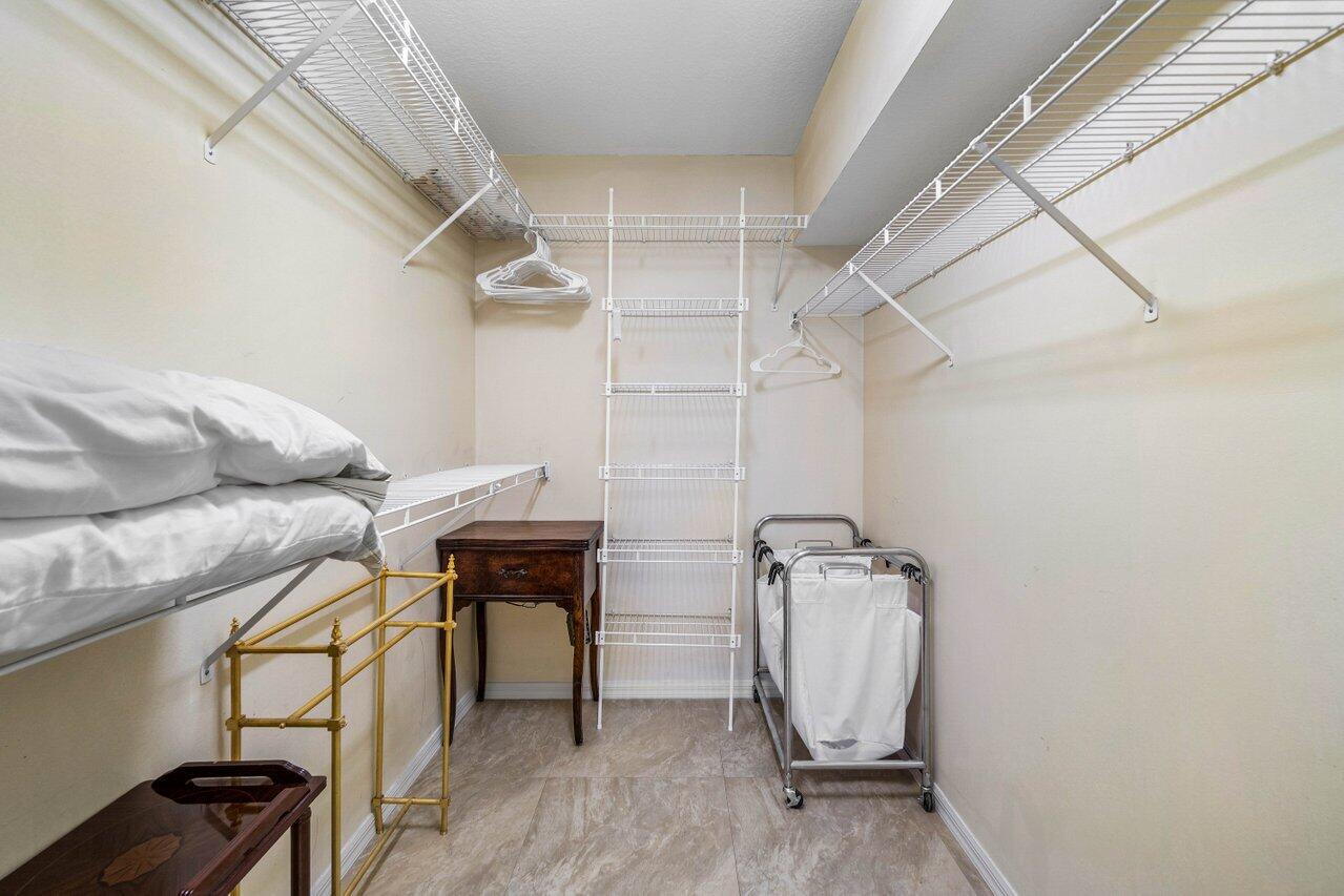 FAIRWAY COVE OF WELLINGTON - Residential Lease