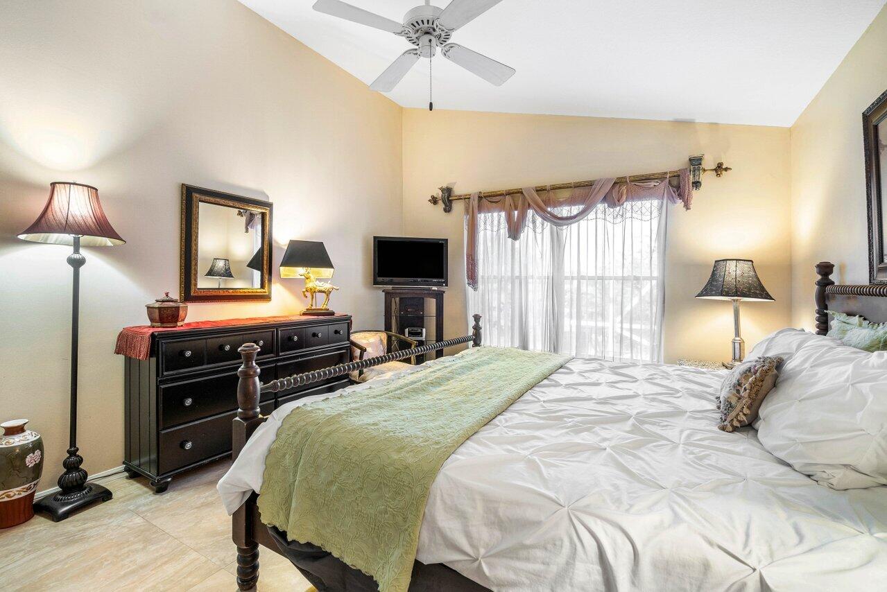 FAIRWAY COVE OF WELLINGTON - Residential Lease