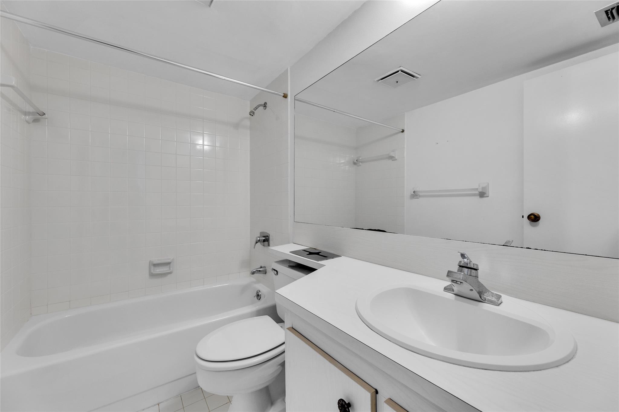 BOCA TERRACE COND PHASE I - Residential