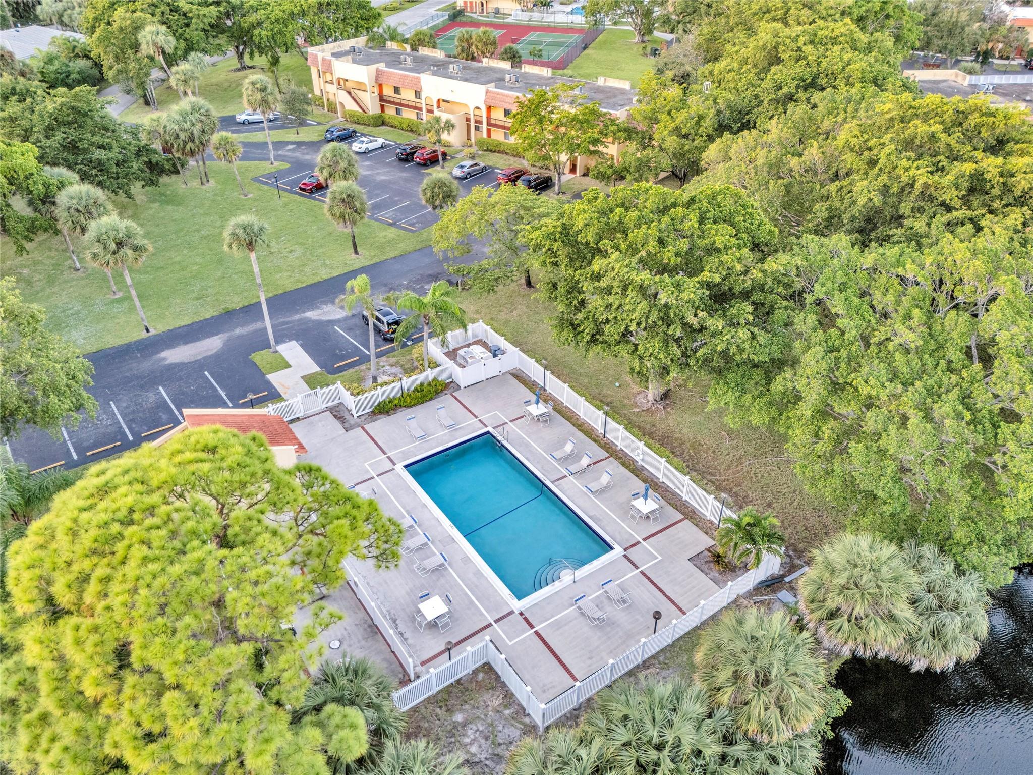 BOCA TERRACE COND PHASE I - Residential