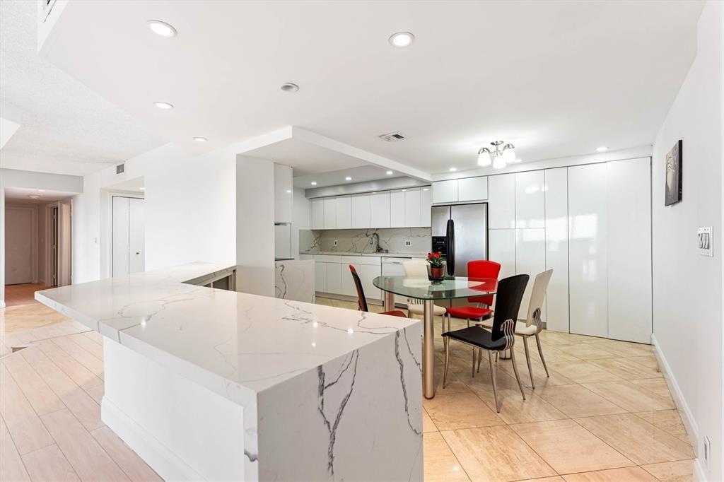 1800 NE 114th St 2301