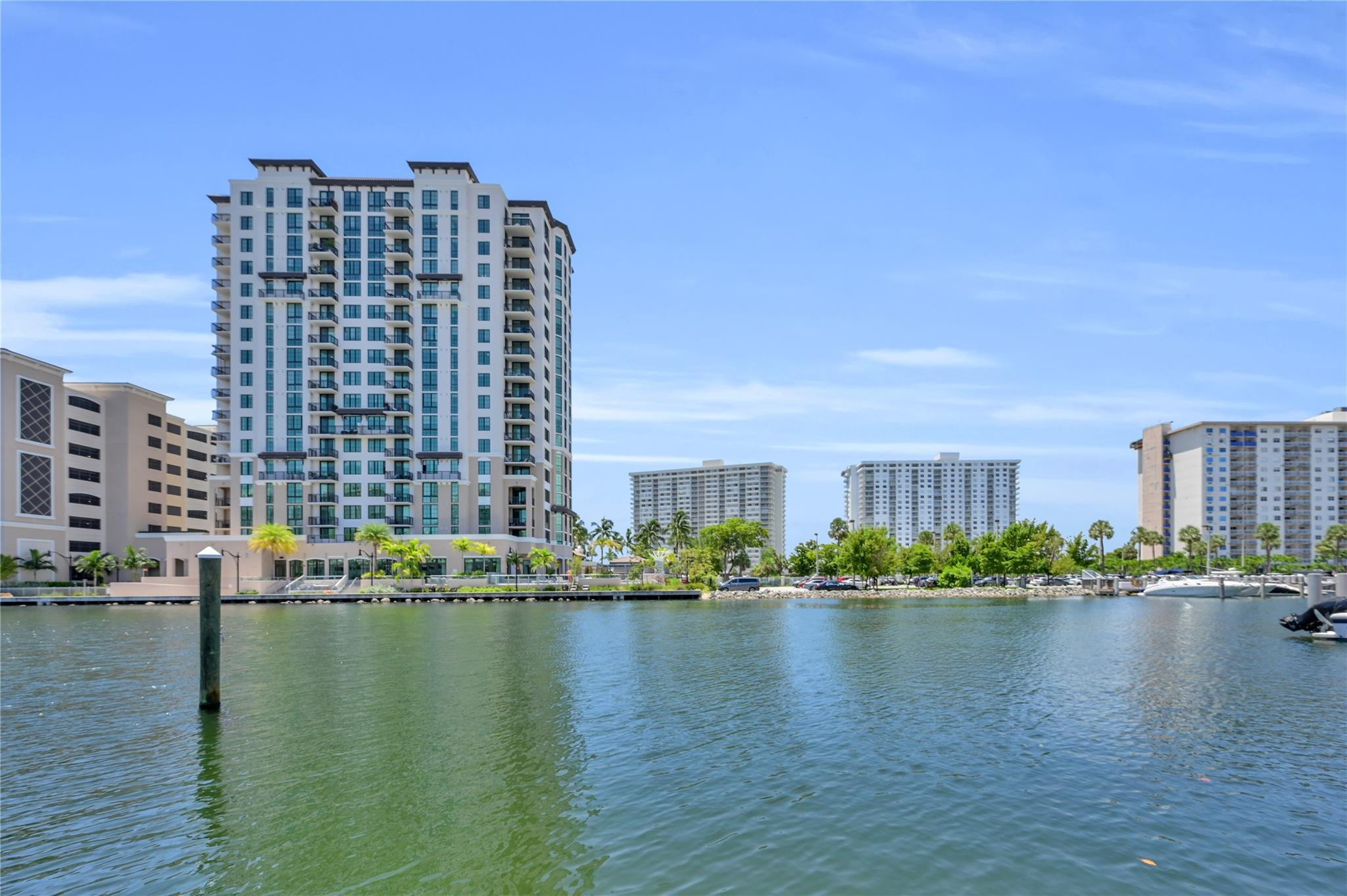 POINCIANA IS YT & RCQ CLUB CONDO - Residential