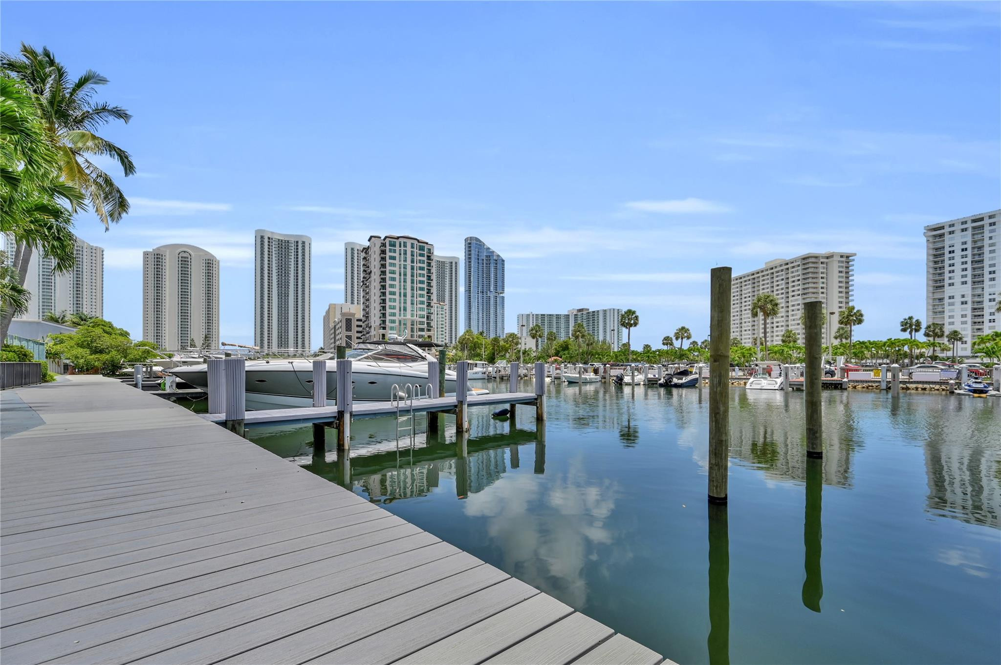 POINCIANA IS YT & RCQ CLUB CONDO - Residential