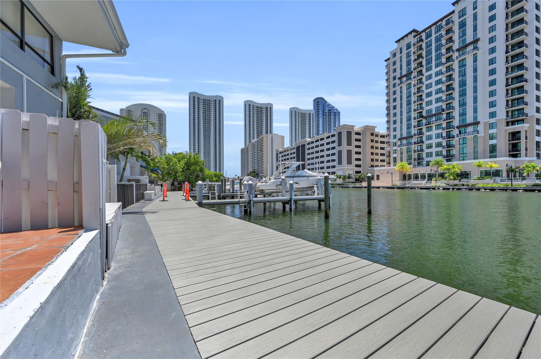 POINCIANA IS YT & RCQ CLUB CONDO - Residential