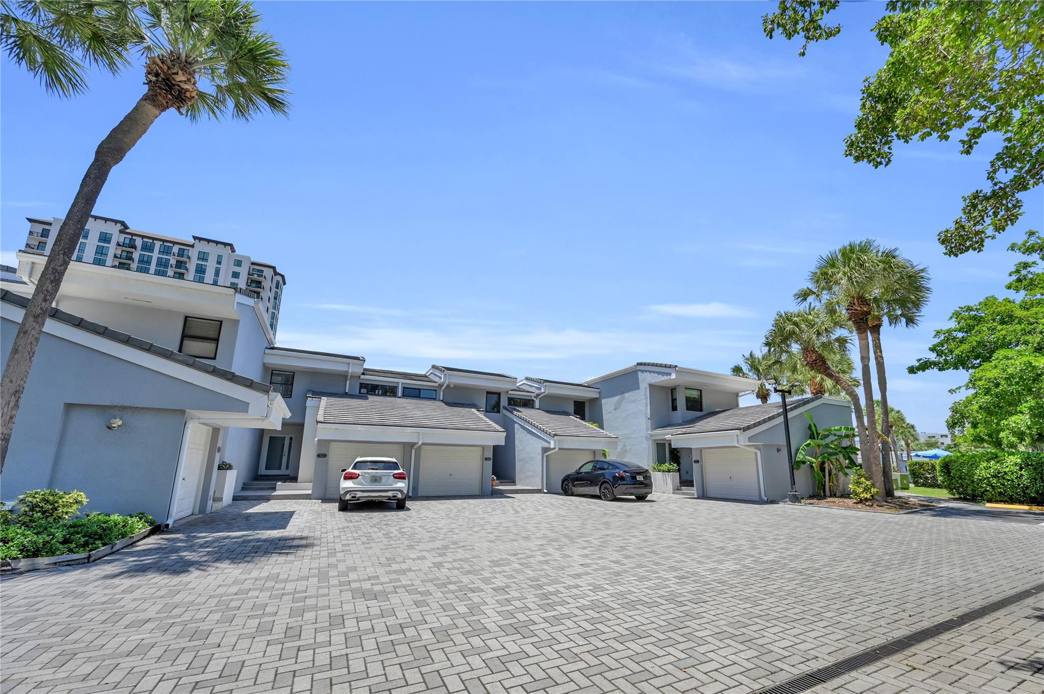 POINCIANA IS YT & RCQ CLUB CONDO - Residential