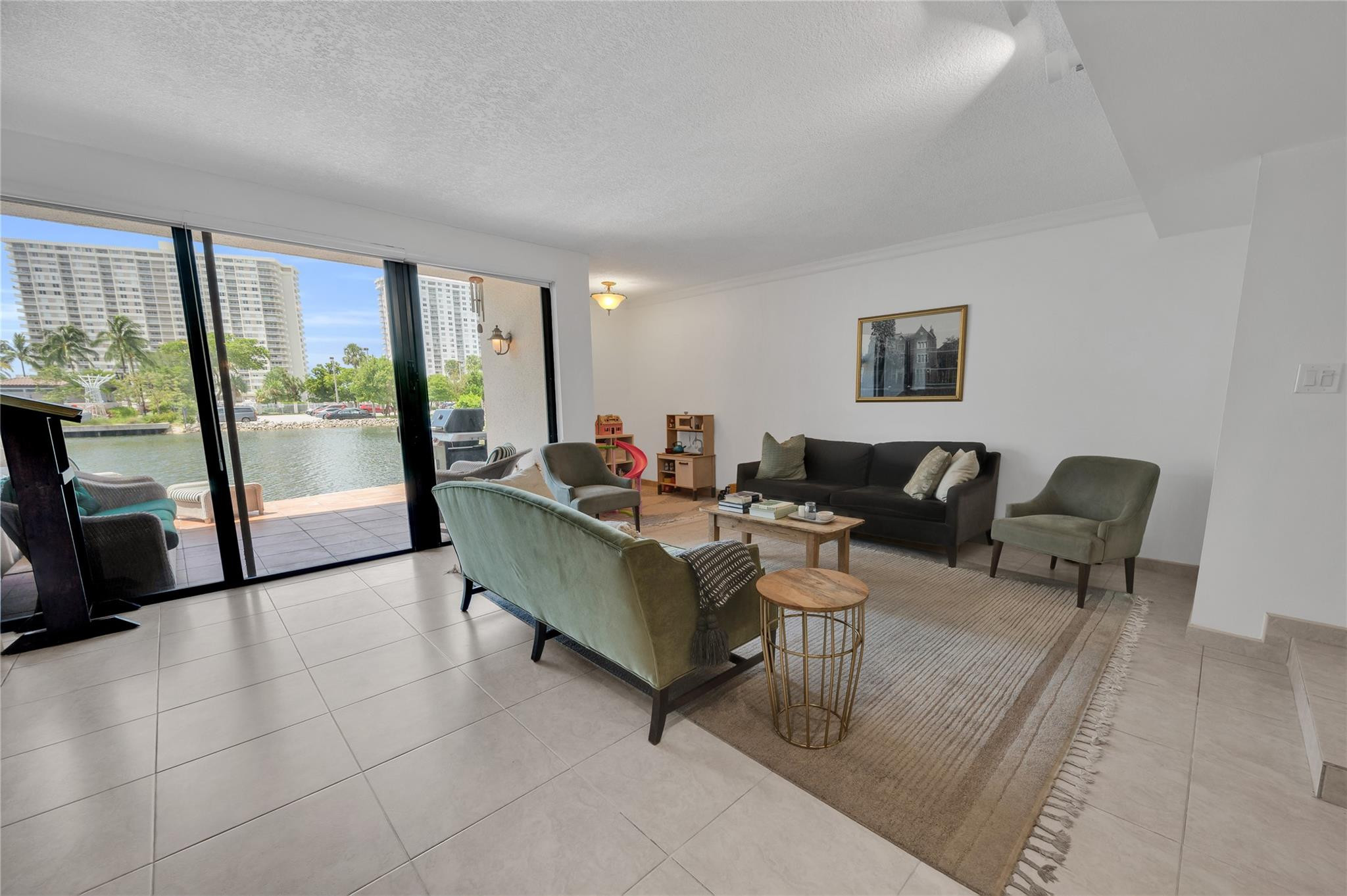 POINCIANA IS YT & RCQ CLUB CONDO - Residential