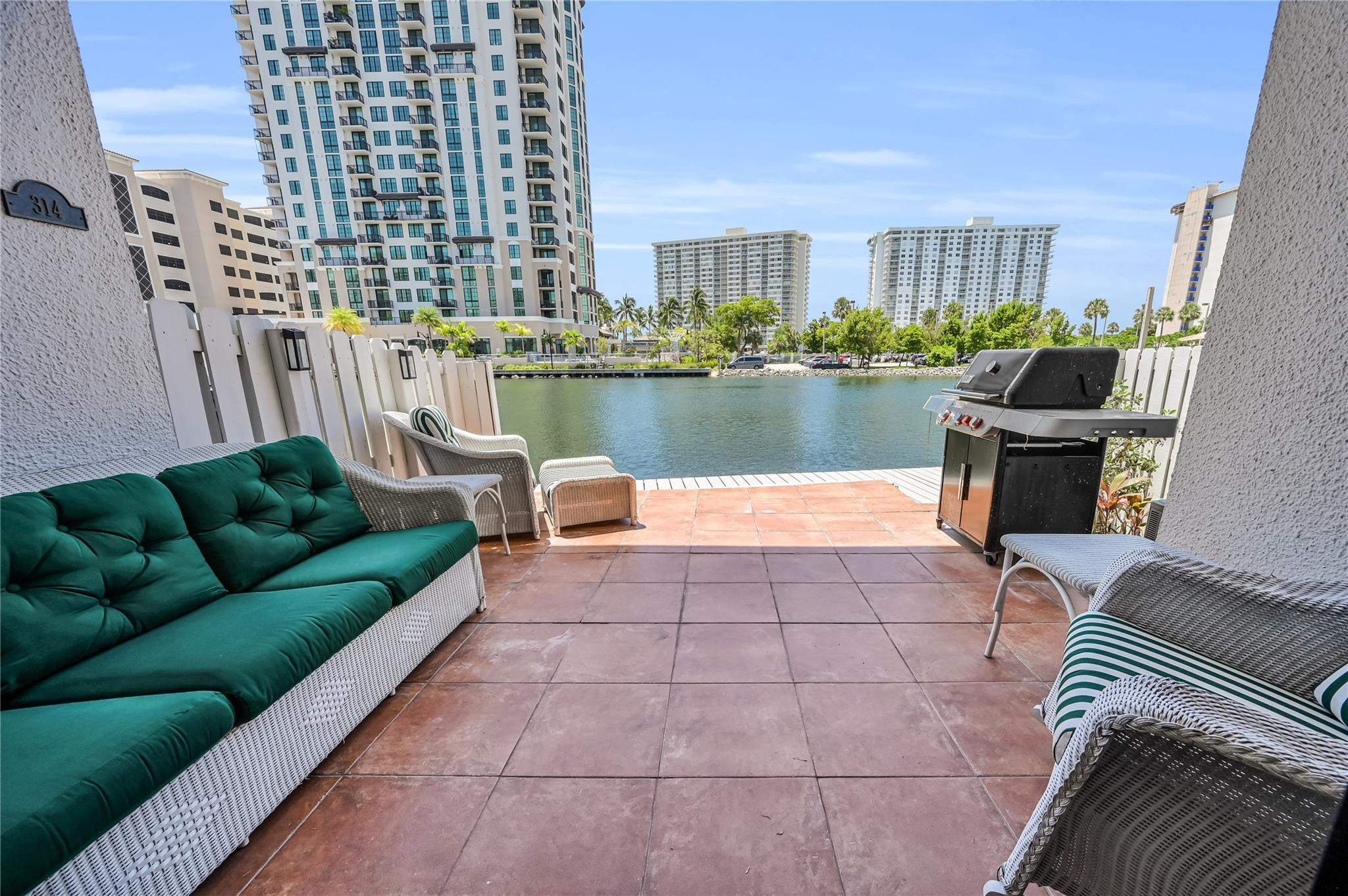 POINCIANA IS YT & RCQ CLUB CONDO - Residential