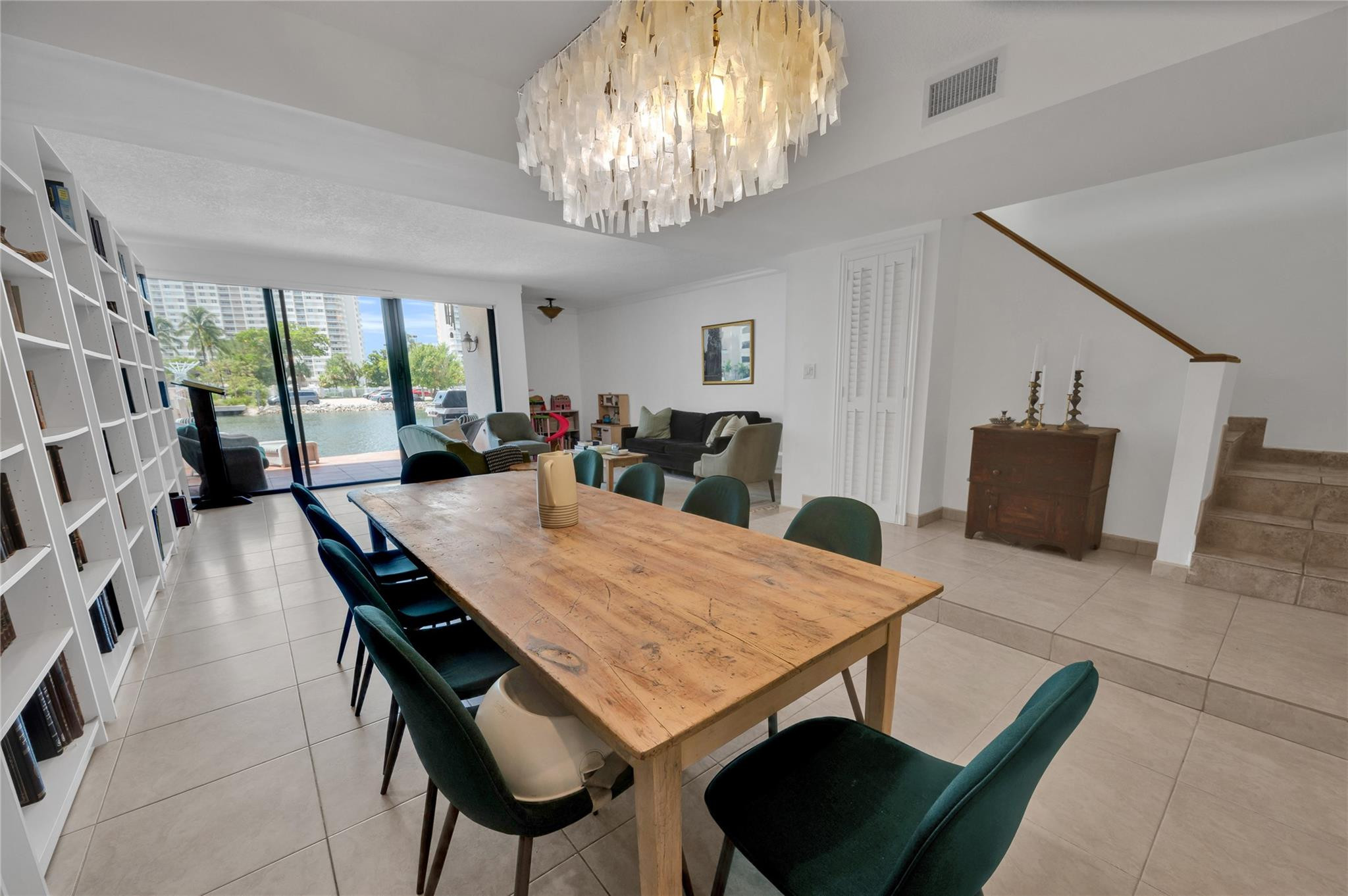 314 Poinciana Drive 806