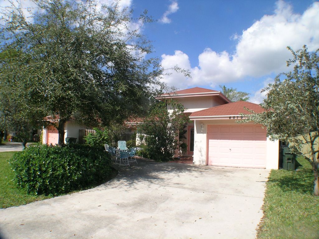 Photo of 4879 Lincoln Road, Delray Beach, FL 33445 (MLS # B26019128)