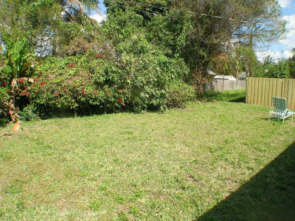 Photo of 4879 Lincoln Road, Delray Beach, FL 33445 (MLS # B26019128)