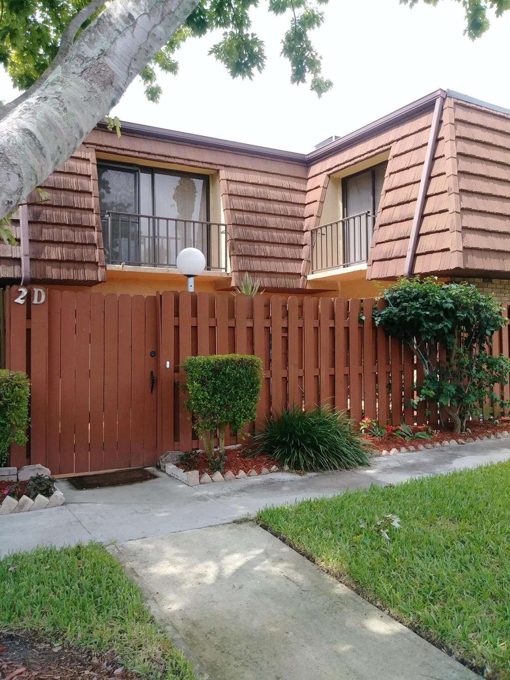 Photo of 1302 Nebraska Avenue #3d, Fort Pierce, FL 34950 (MLS # B26020381)