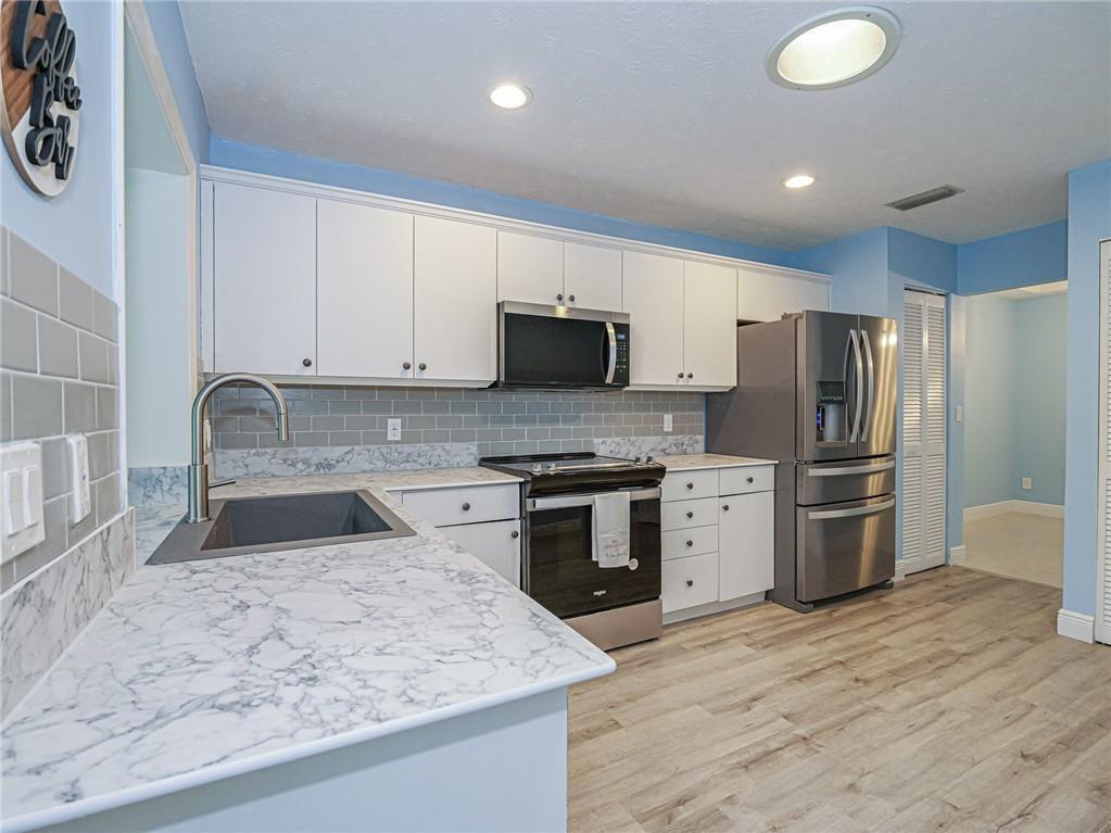 GROVE ISLE EAST CONDOMINI - Residential