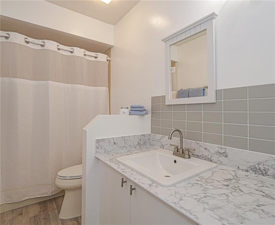 GROVE ISLE EAST CONDOMINI - Residential