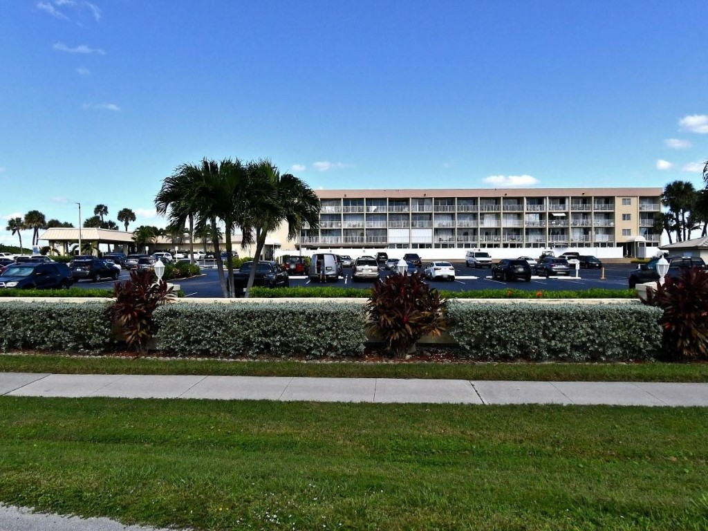 Island Beach Club - Residential