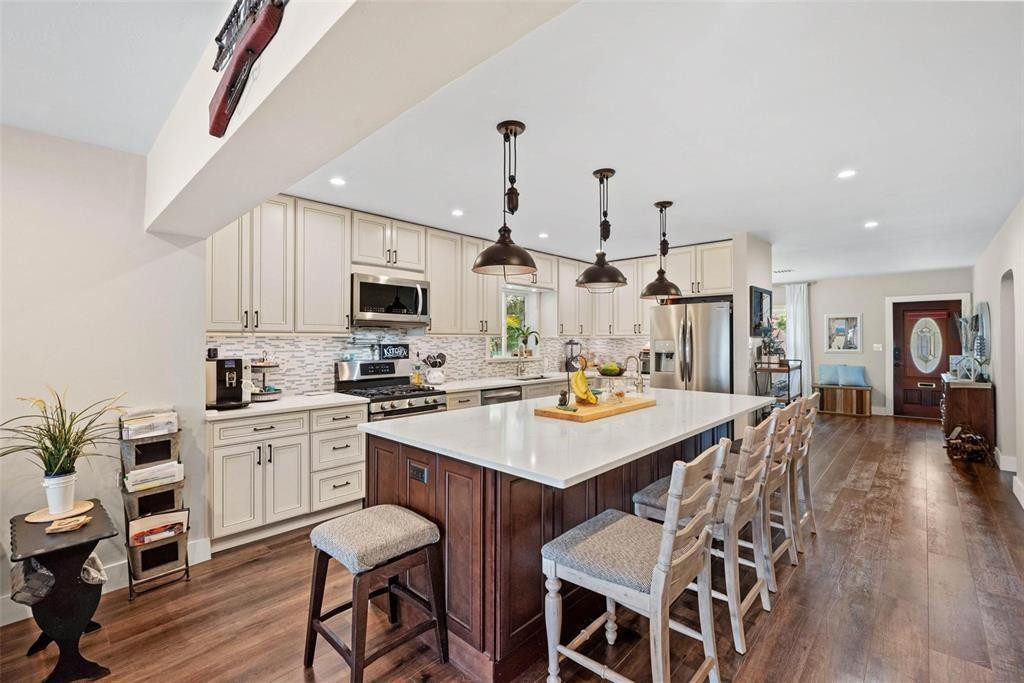 Hollywood 1-21 B - Residential Lease