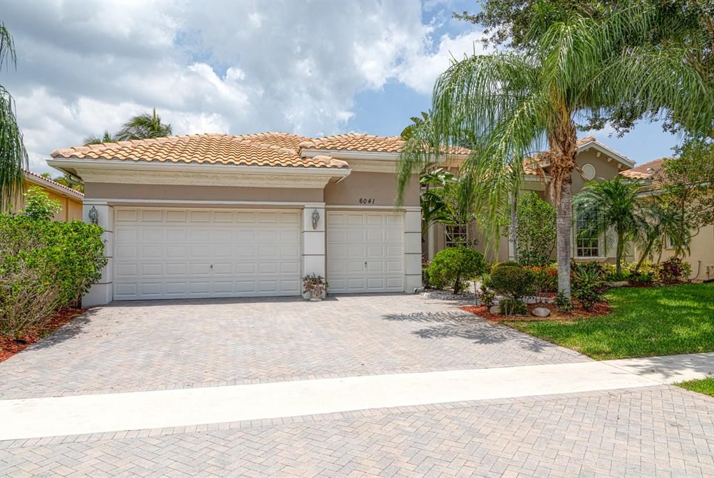 Photo of 6041 Via Venetia N, Delray Beach, FL 33484 (MLS # R10763593)