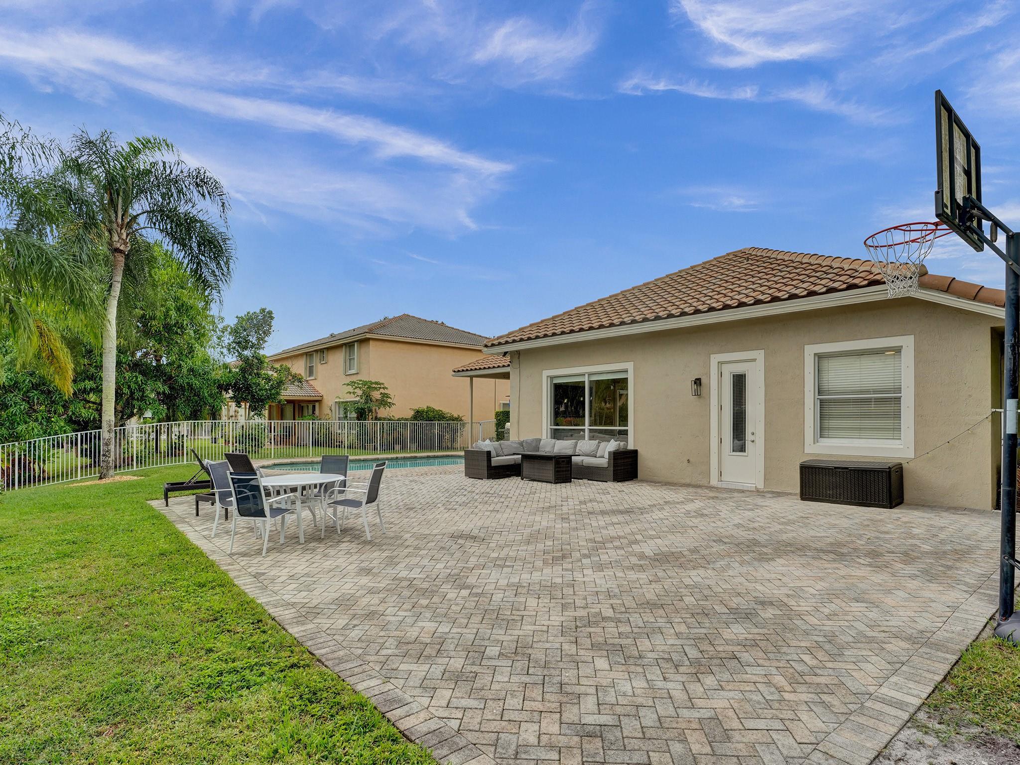 CORAL CREEK REPLAT 3 - Residential