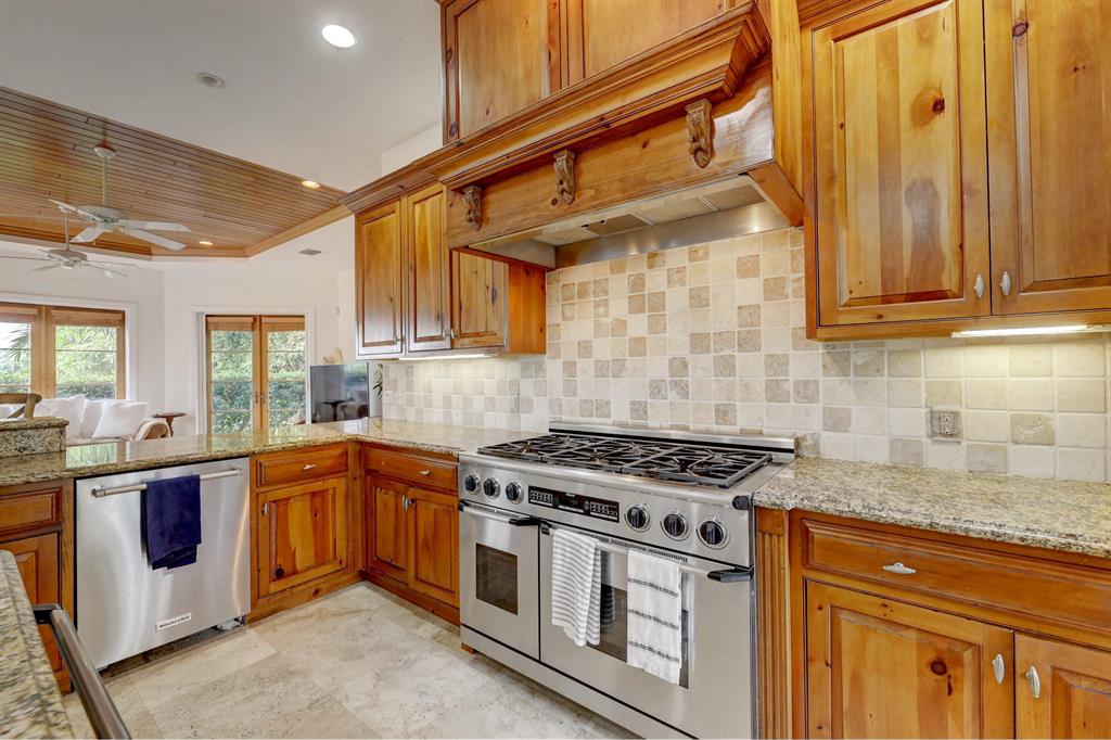 RIVERSIDE ON THE LOXAHATC - Residential