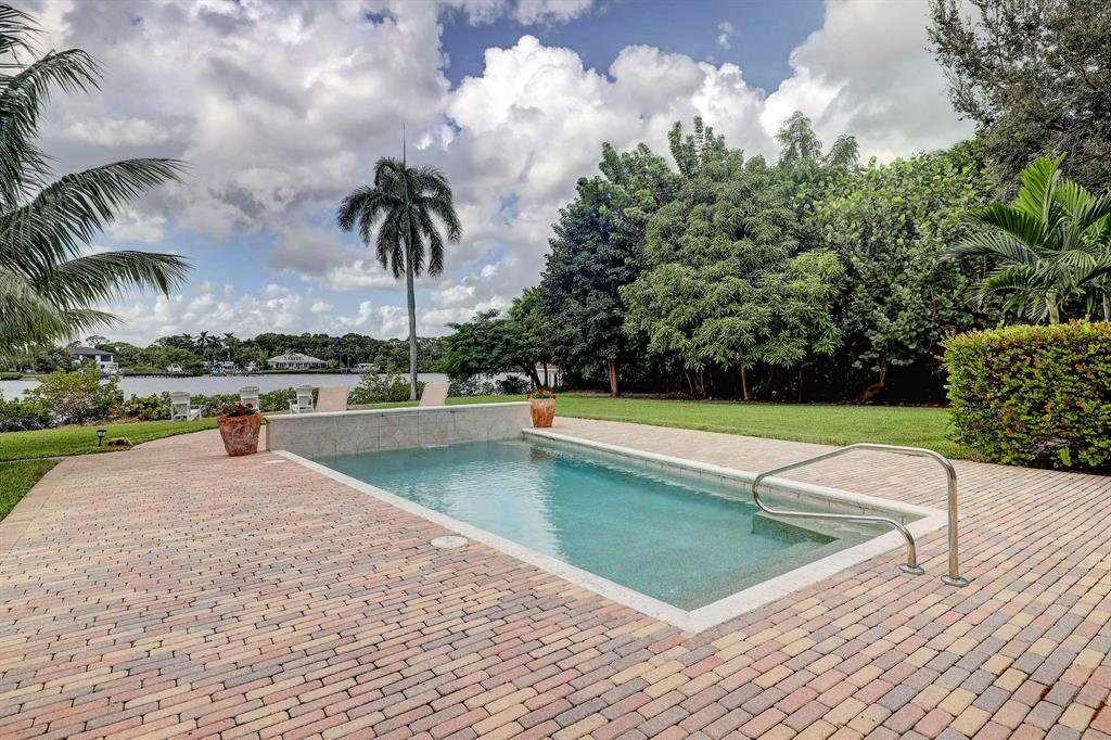 RIVERSIDE ON THE LOXAHATC - Residential