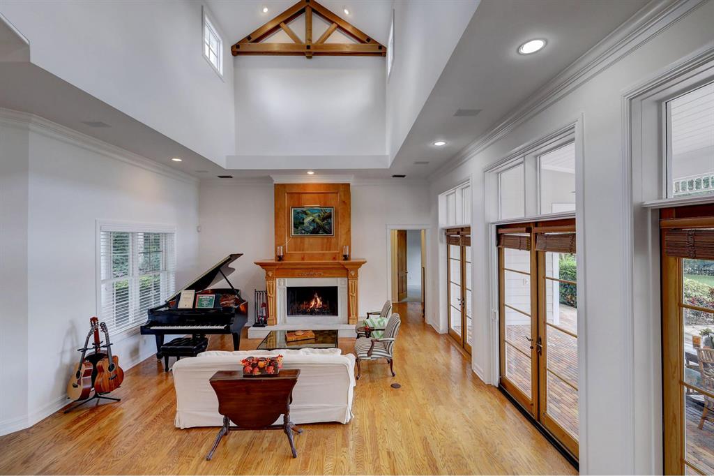 RIVERSIDE ON THE LOXAHATC - Residential