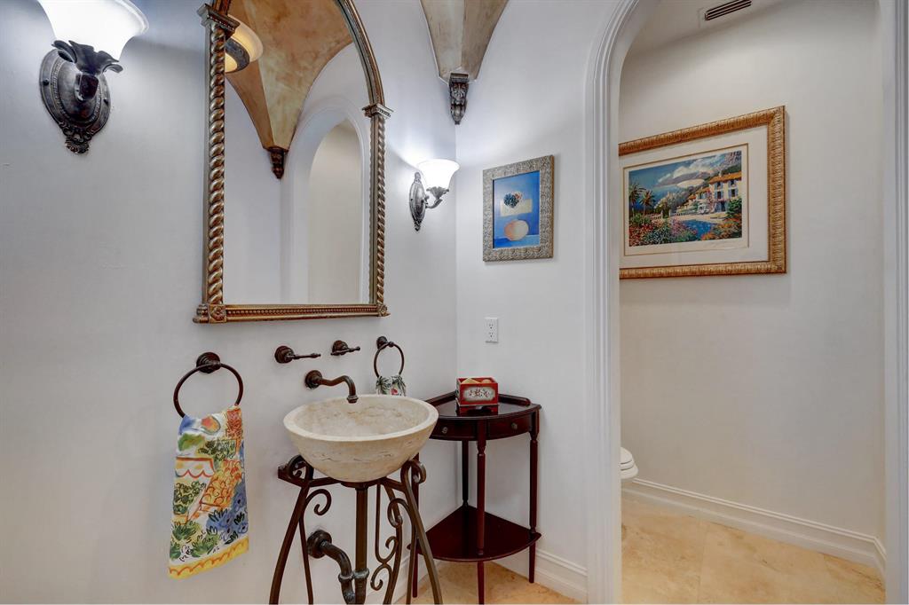 RIVERSIDE ON THE LOXAHATC - Residential