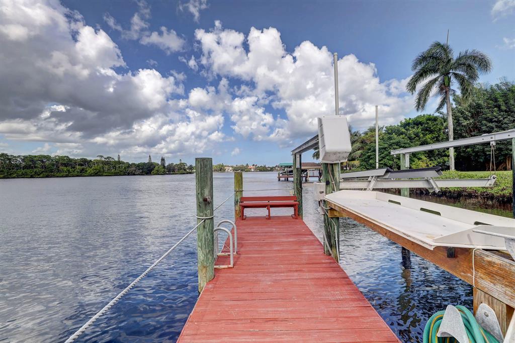 RIVERSIDE ON THE LOXAHATC - Residential