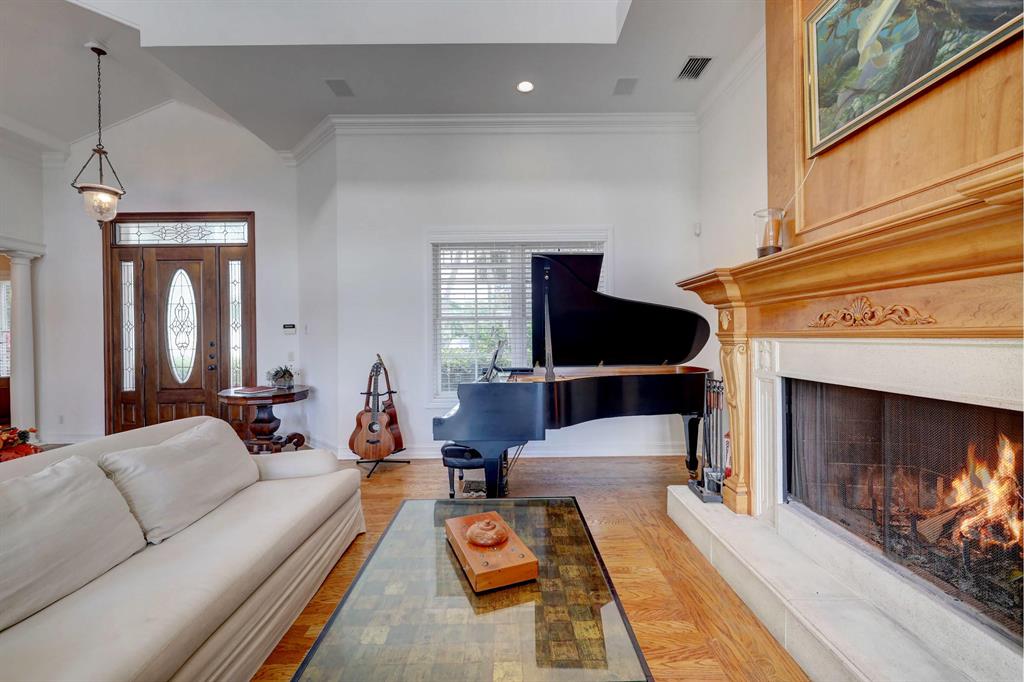 RIVERSIDE ON THE LOXAHATC - Residential