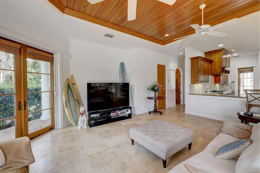 RIVERSIDE ON THE LOXAHATC - Residential