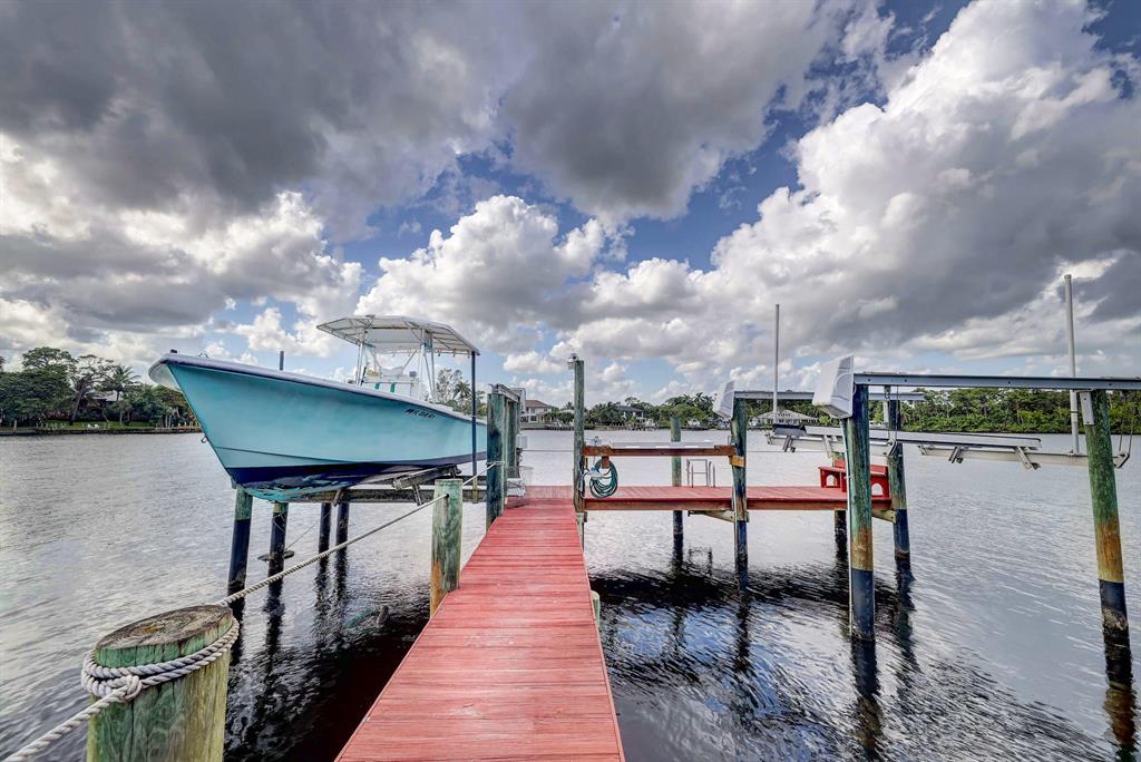 RIVERSIDE ON THE LOXAHATC - Residential