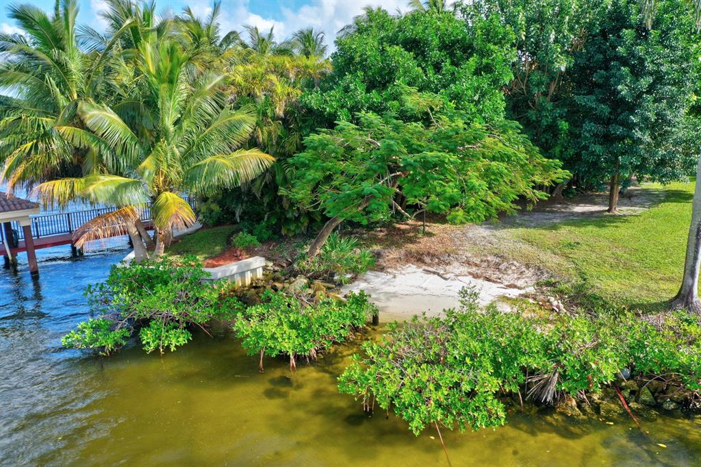 RIVERSIDE ON THE LOXAHATC - Residential