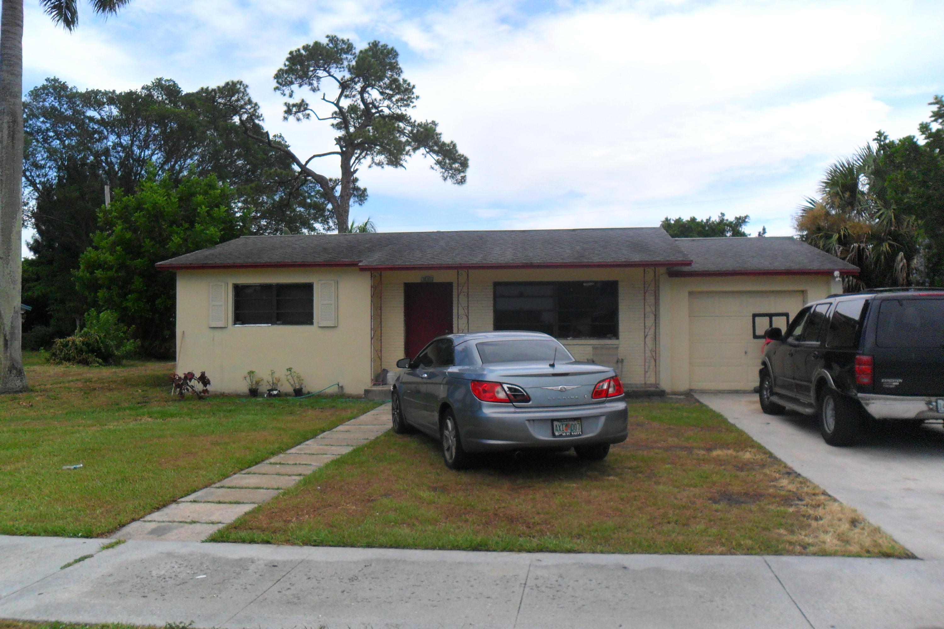 730 W ILEX Drive