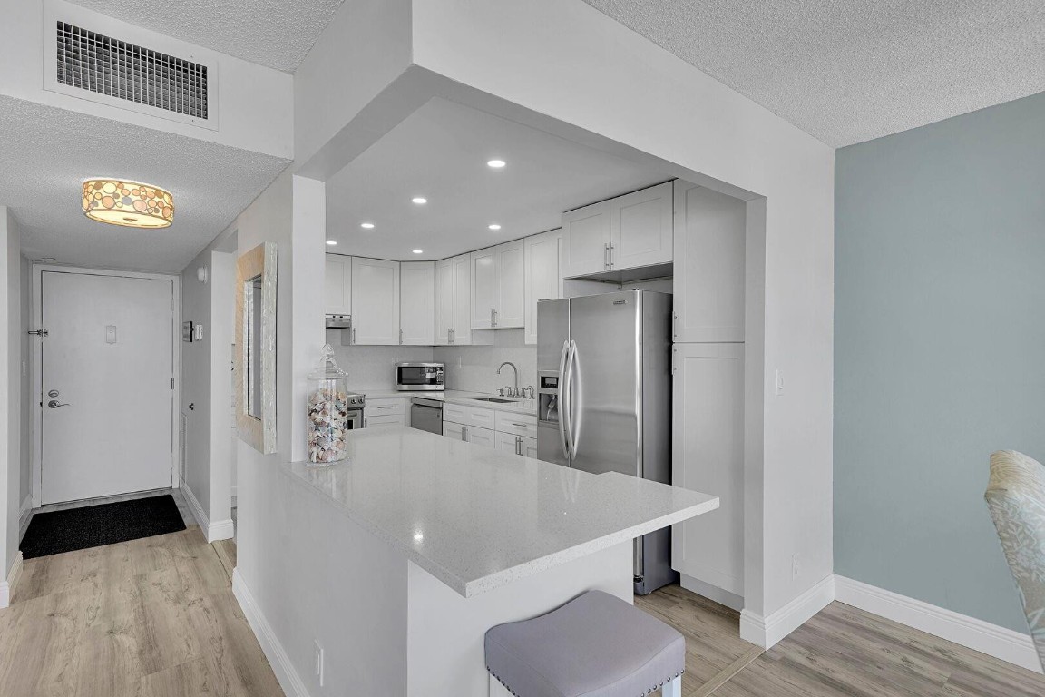 Silver Thatch - Residential