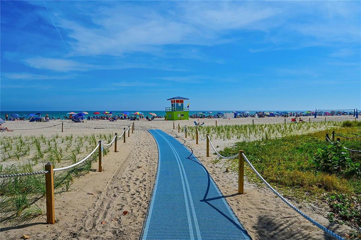 Silver Thatch - Residential