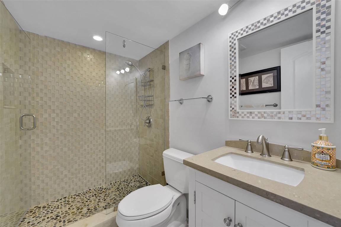 Silver Thatch - Residential