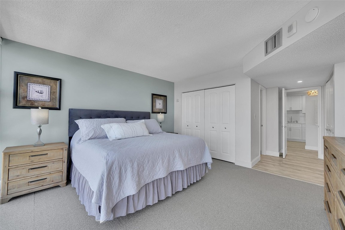 Silver Thatch - Residential