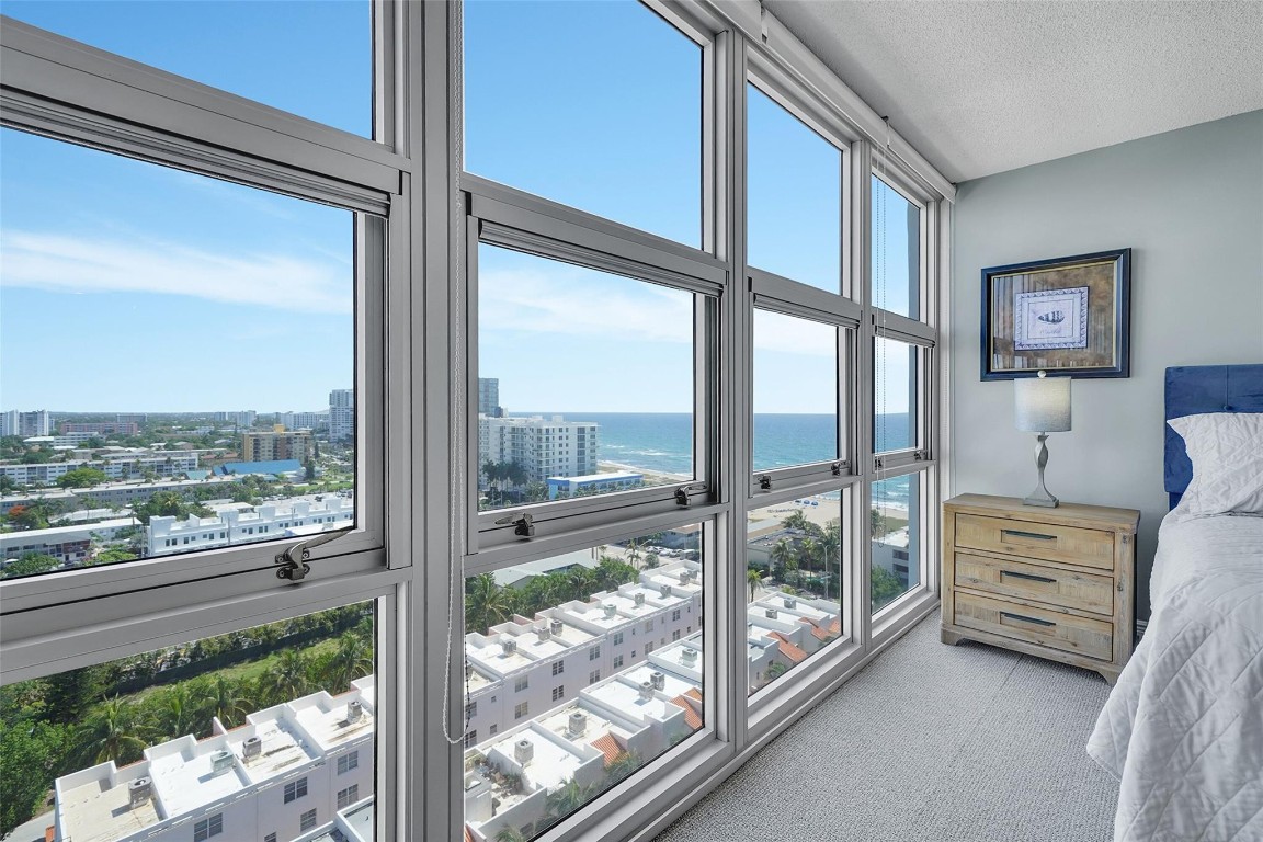 Silver Thatch - Residential