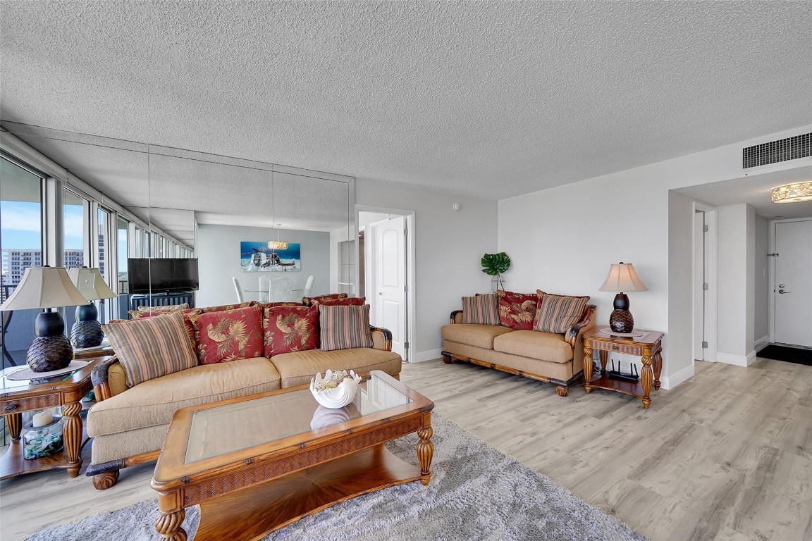 Silver Thatch - Residential