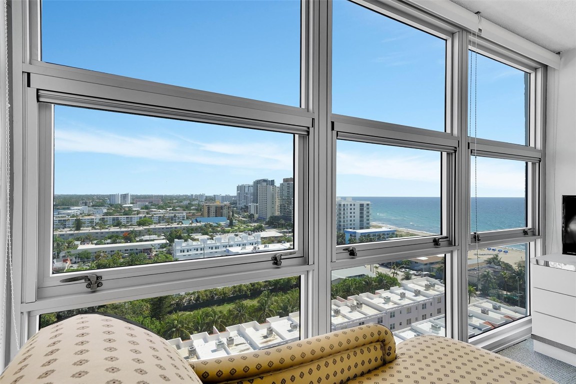 Silver Thatch - Residential